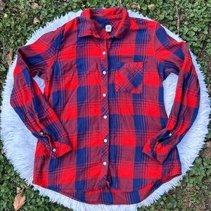 GAP Women’s Red and Navy Blue Plaid Flannel Button Down Shirt Size Medium